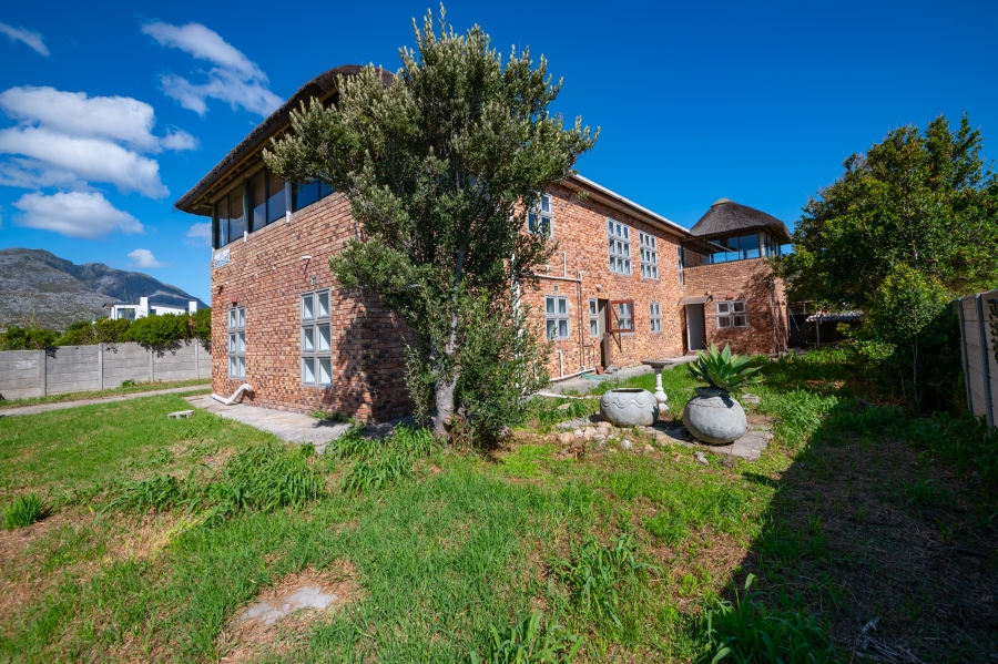 6 Bedroom Property for Sale in Pringle Bay Western Cape